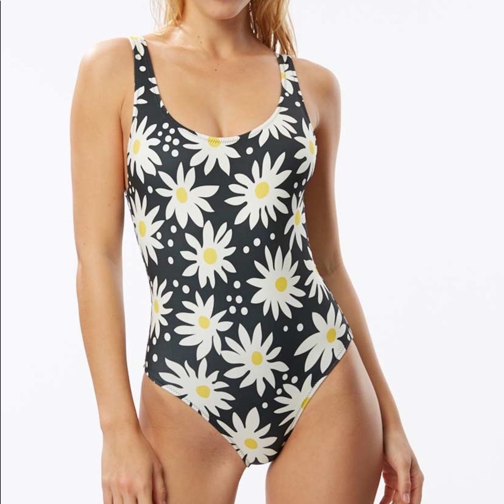 Solid & Striped Anne Marie in Graphic Daisy